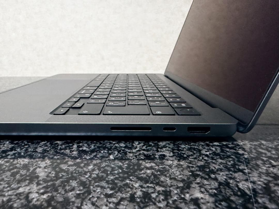 MacBook Pro M2 Max 96GBメモリ 8TB SSD 14インチ