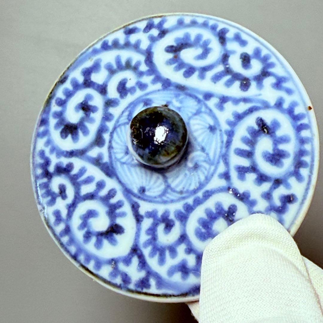 江戸時代　古伊万里　染付蛸唐草文様蓋物　緻密な絵付　大人気図柄　古器を楽しむ