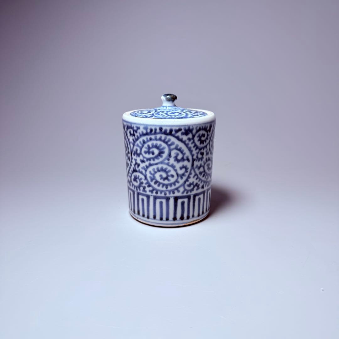 江戸時代　古伊万里　染付蛸唐草文様蓋物　緻密な絵付　大人気図柄　古器を楽しむ