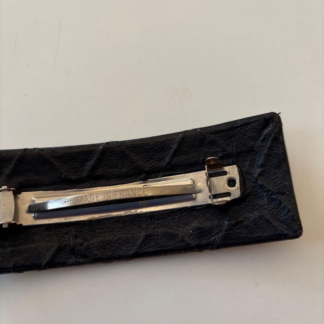 お値引きシャネル　キルティング柄バレッタ