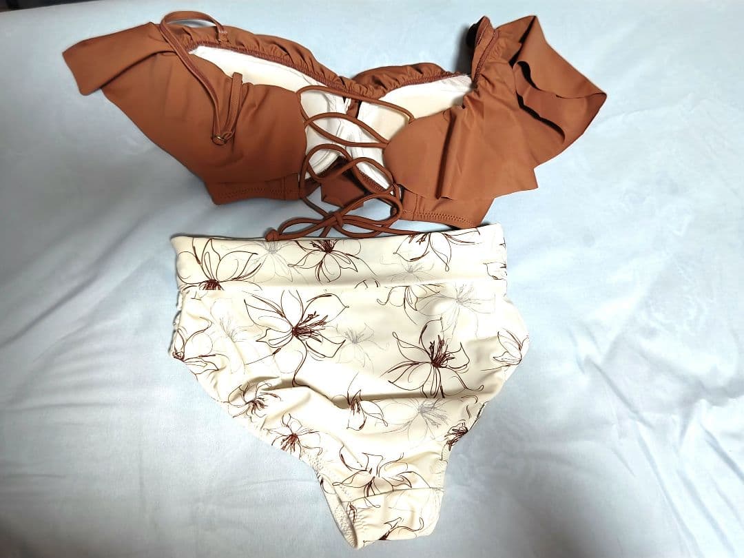 フリル付きセパレート水着 ピンク・ホワイト San-ai Resort　11号