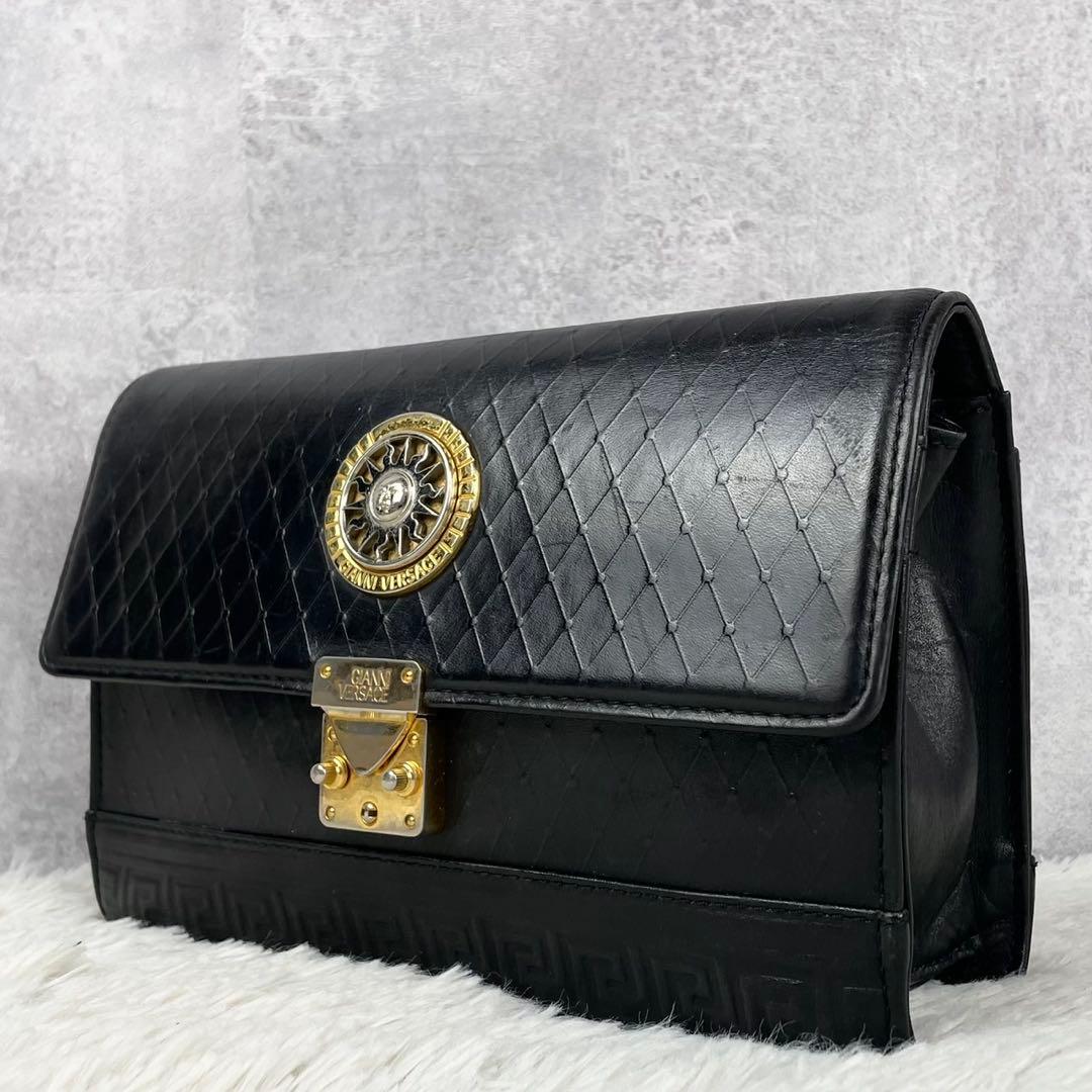 美品 ヴェルサーチ レザー クラッチバッグ サンバースト キルティング 黒