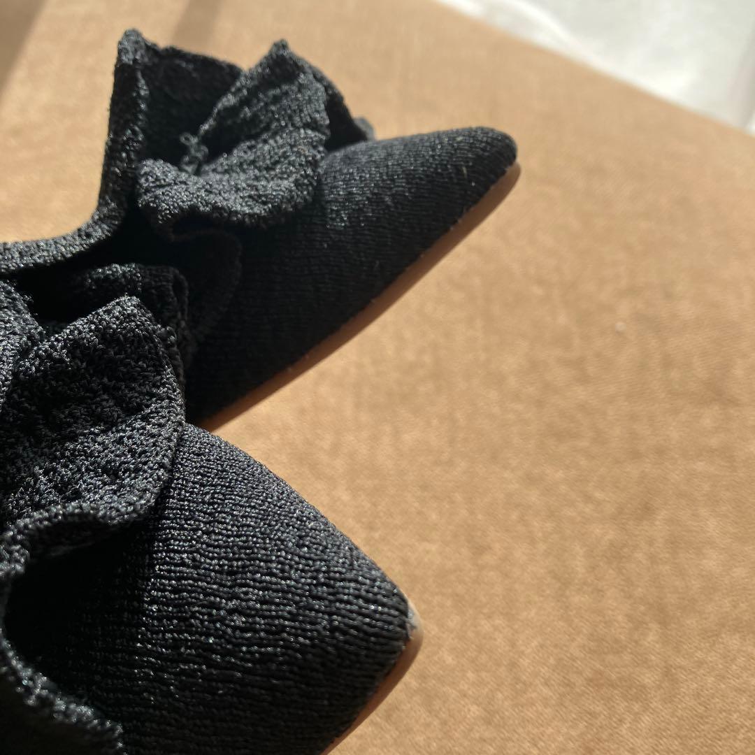 Öffen オッフェン　フリル付きポインテッドトゥフラットシューズ