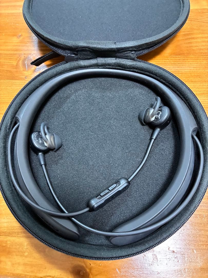 Bose QuietControl 30 ワイヤレスヘッドホン