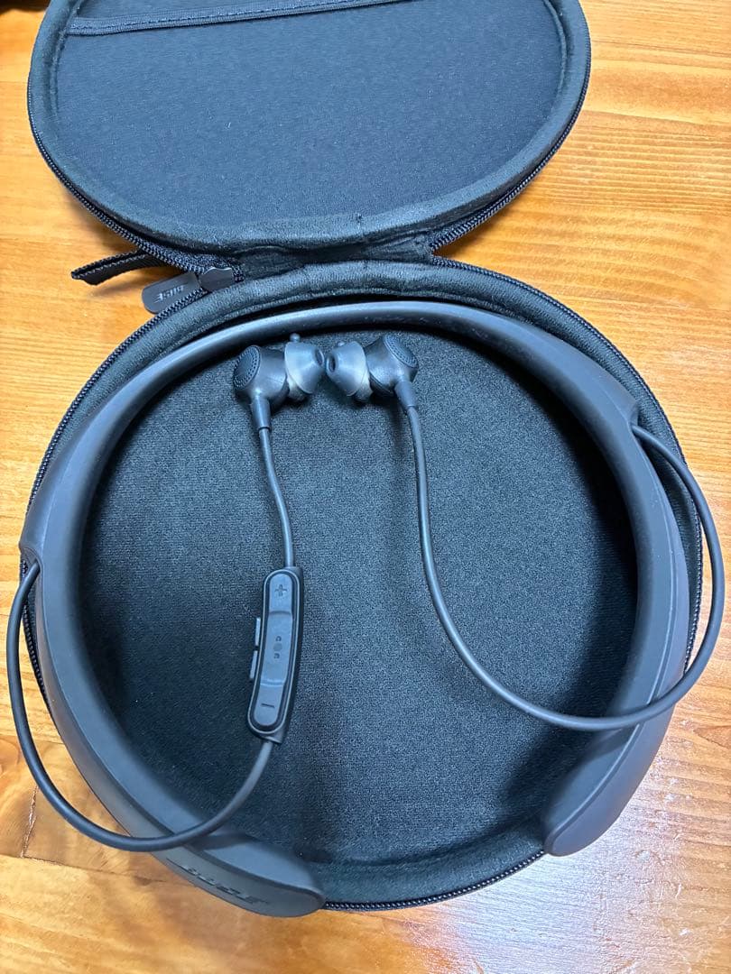 Bose QuietControl 30 ワイヤレスヘッドホン