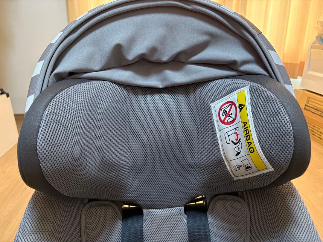 チャイルドシート　Combi THE S シリーズ　エッグショック　ISOFIX