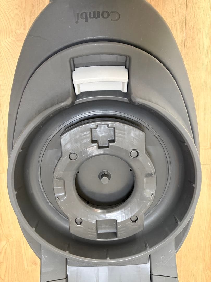 チャイルドシート　Combi THE S シリーズ　エッグショック　ISOFIX