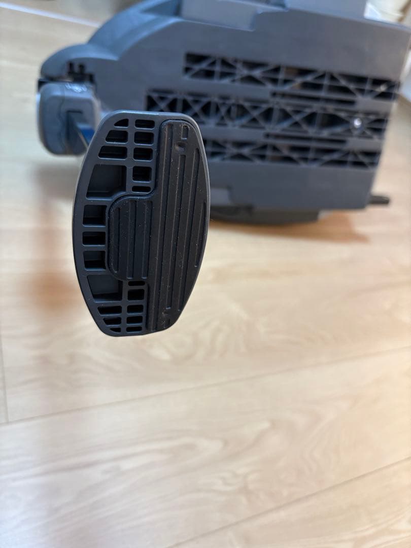 チャイルドシート　Combi THE S シリーズ　エッグショック　ISOFIX