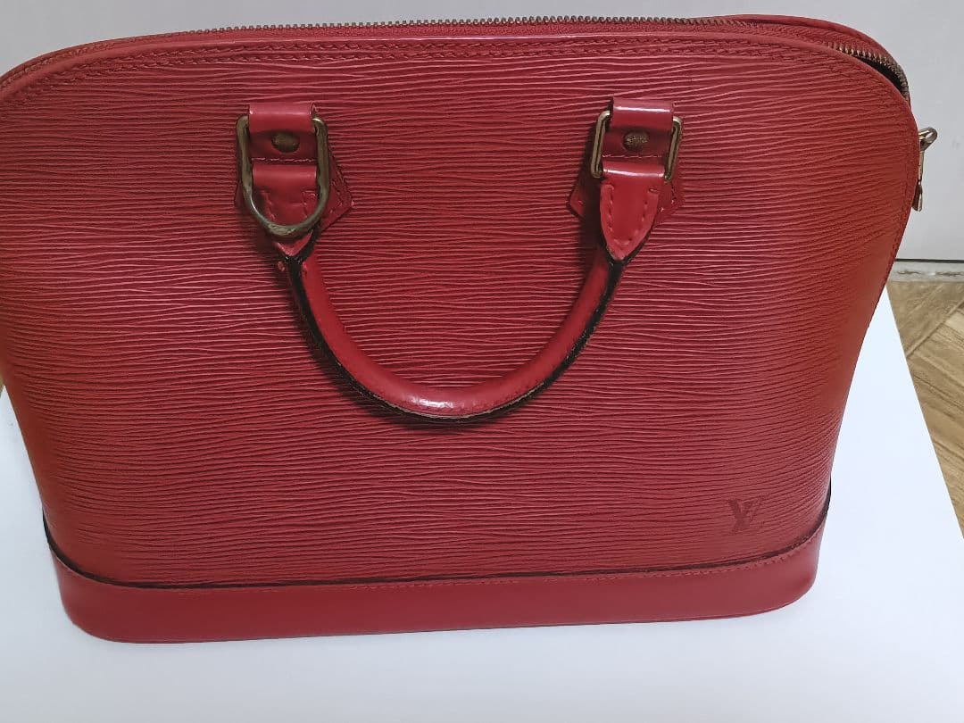 Louis Vuitton エピ　アルマPM レッド