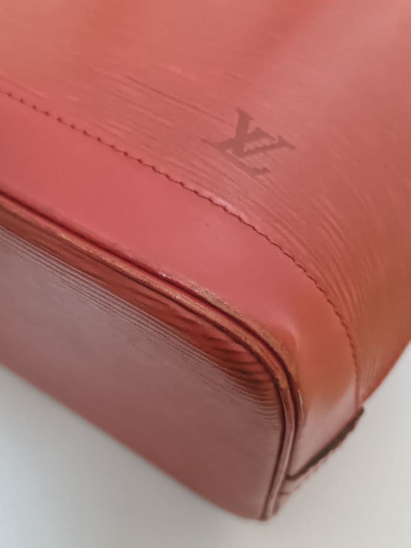 Louis Vuitton エピ　アルマPM レッド