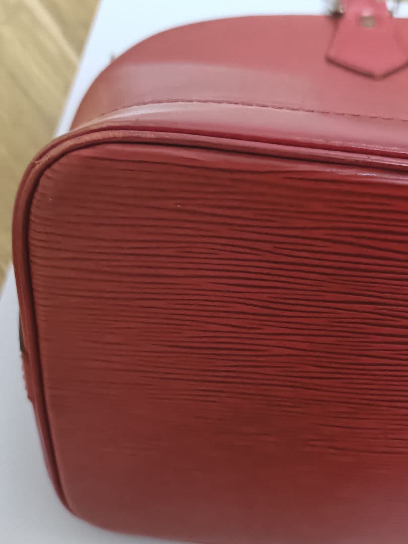 Louis Vuitton エピ　アルマPM レッド