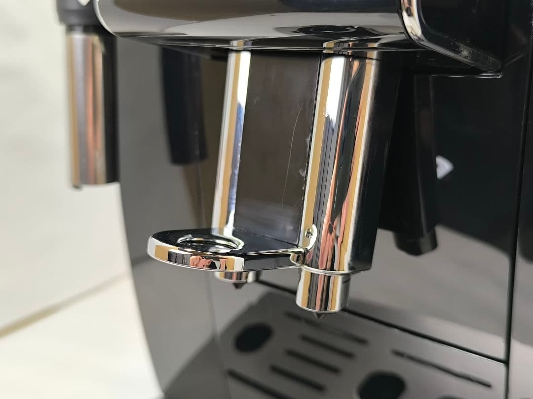 デロンギマグニフィカS コンパクト全自動コーヒーマシン ECAM23120B 2