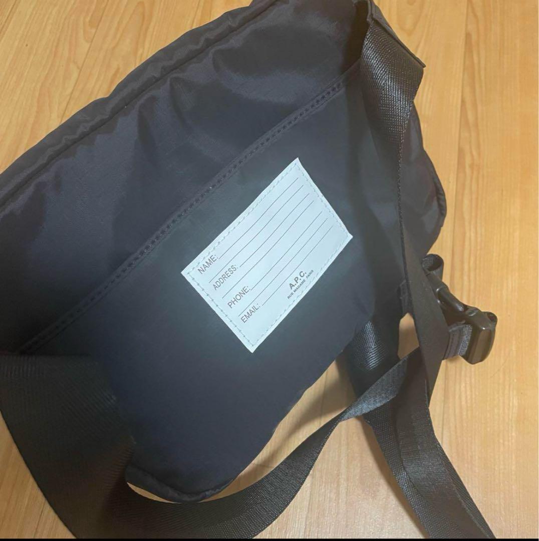 A.P.C BANANE TREK ボディバッグ　本日のみ