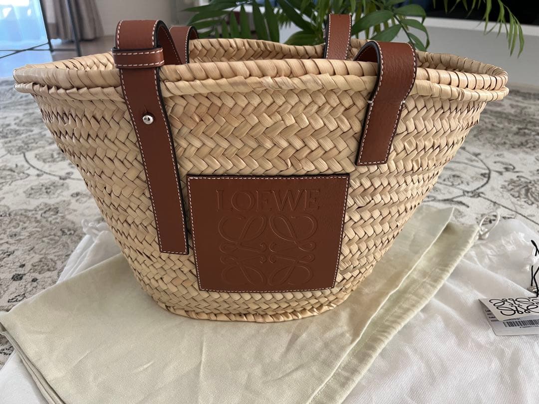 ロエベ　かごバック　ミディアム　美品・定価91,300円→44,444円