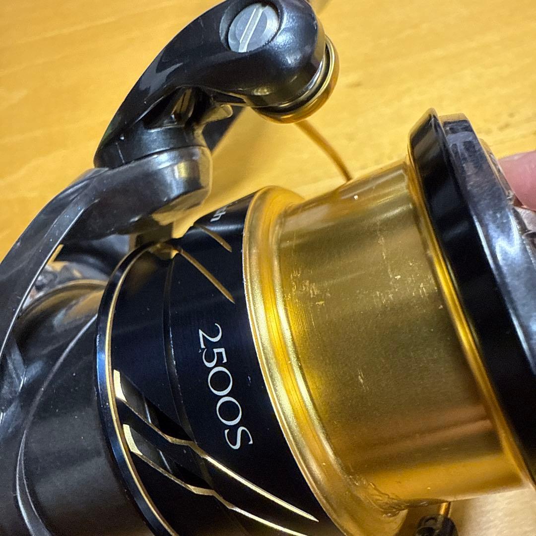 Vanquish 2500HGS スピニングリール　スタコンパワーハンドル付き