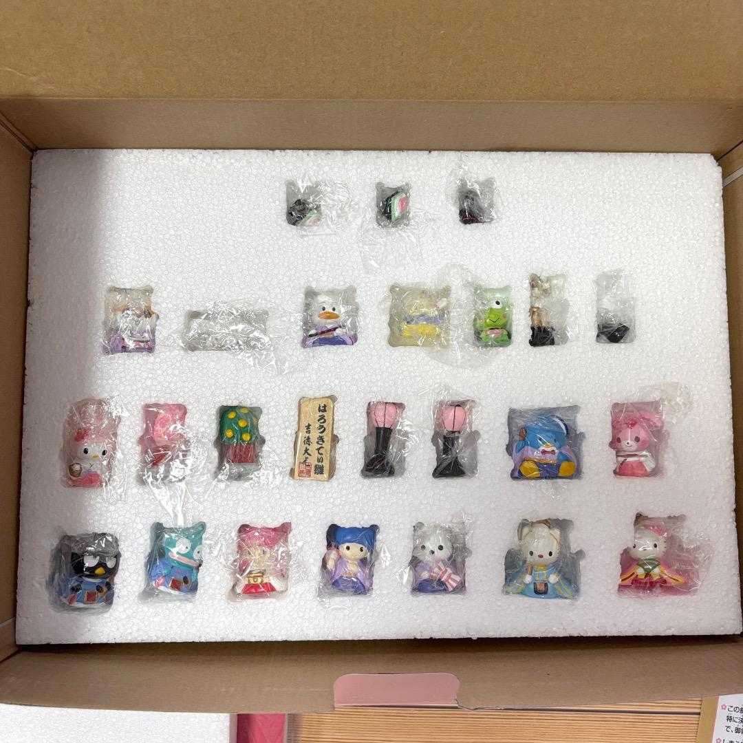 【未使用】吉徳 ハローキティ段飾り（サンリオキャラクターズ）ひな人形セット