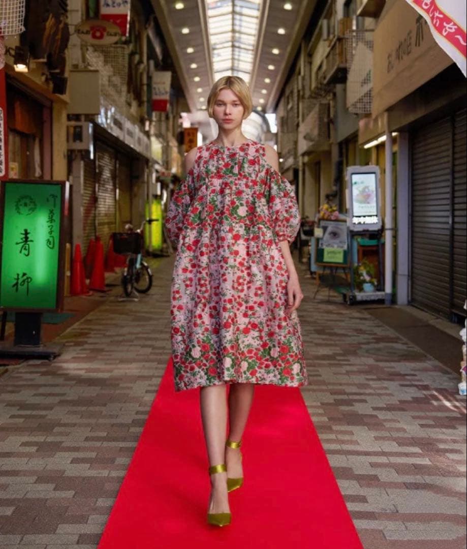 poppy あさぎーにょ　フラワージャガードオフショルダードレス