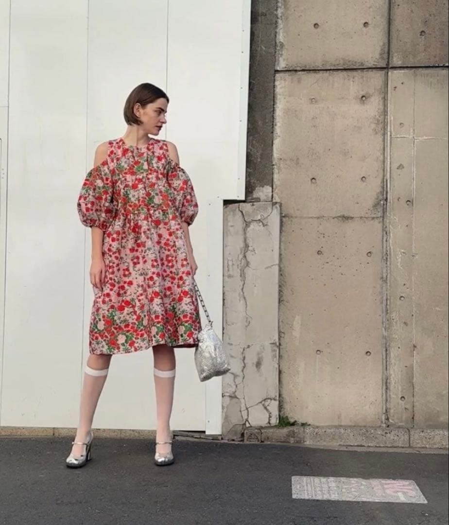 poppy あさぎーにょ　フラワージャガードオフショルダードレス