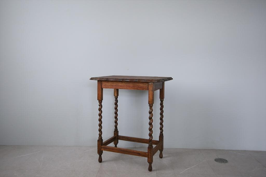 英国アンティーク木製サイドテーブル/オケージョナル机/飾り棚/花台(91-48)