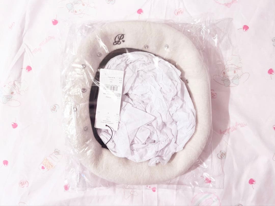 ୨୧新品未開封୨୧ pium ロゴビジュースタッズベレー ホワイト