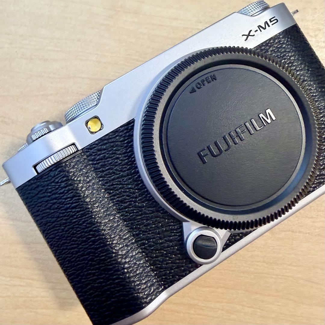 【付属品完備・超美品】FUJIFILM X-M5 ミラーレスカメラ(ボディのみ)