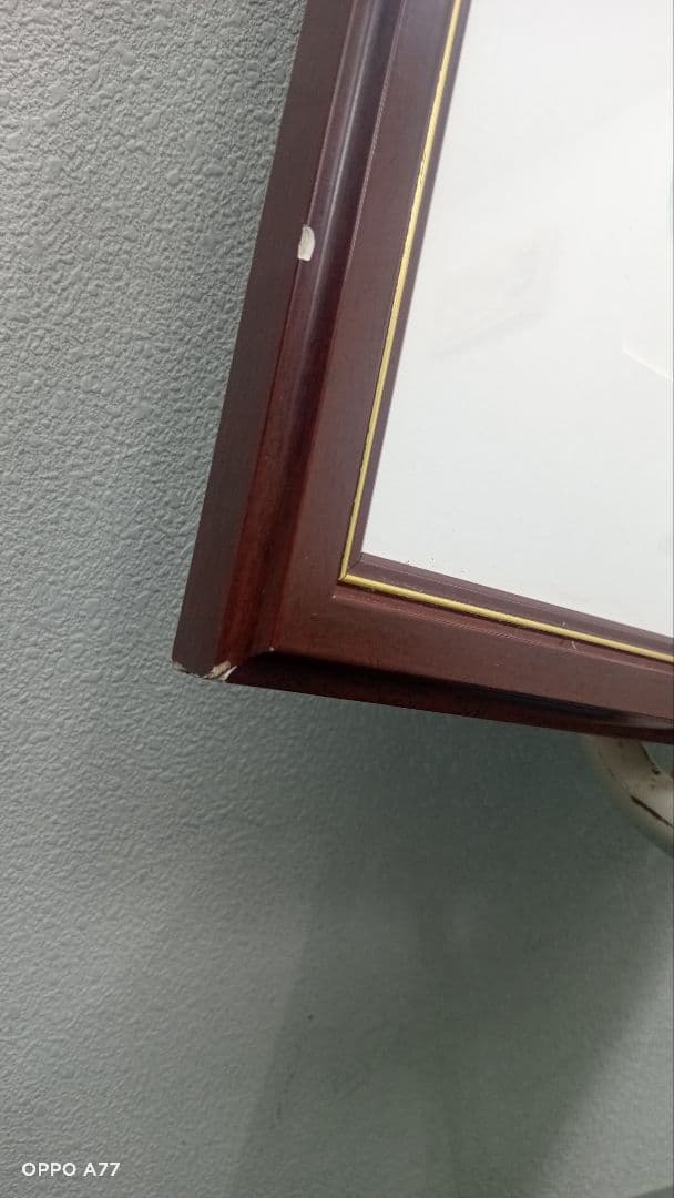 花を持つワンピースの少女　いわさきちひろ　リトグラフ作品