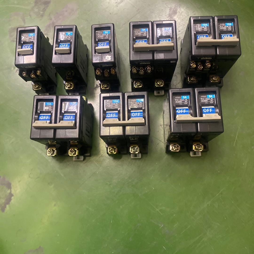 サーキットプロテクタ　CP31D CP32D