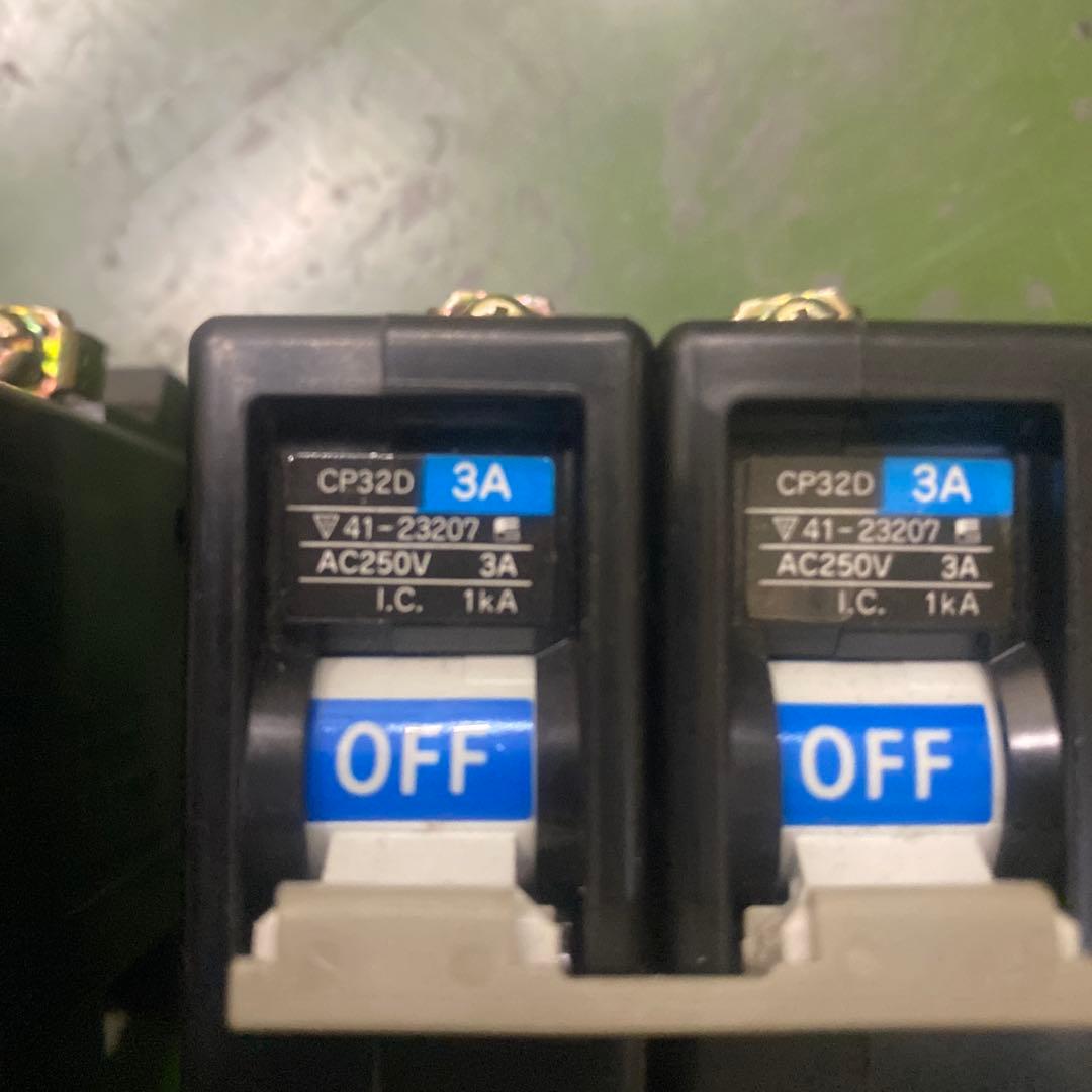 サーキットプロテクタ　CP31D CP32D