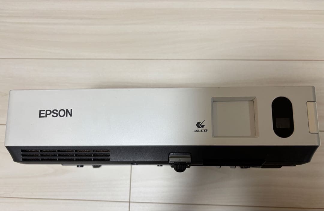 【通電確認済み‼️】EPSON EMP-1825 プロジェクター本体