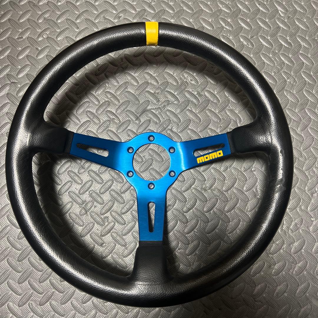 momo ステアリング 35パイ