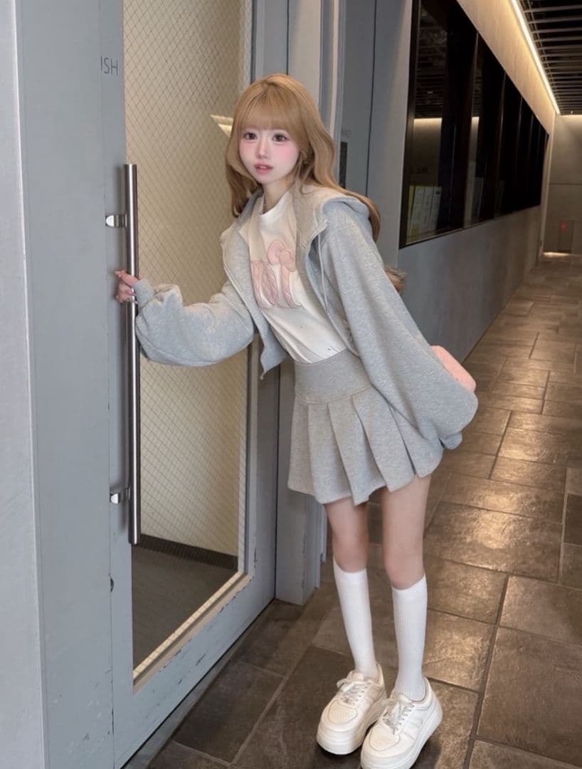 【即日発送】Hello DarichキルティングアップリケビジューTシャツ