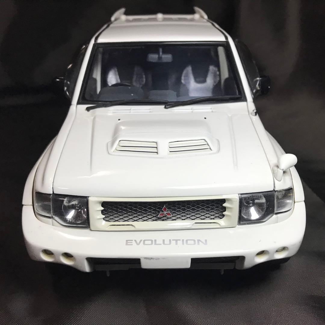 三菱パジェロ エボリューション PAJERO EVO 1/18 AUTOart