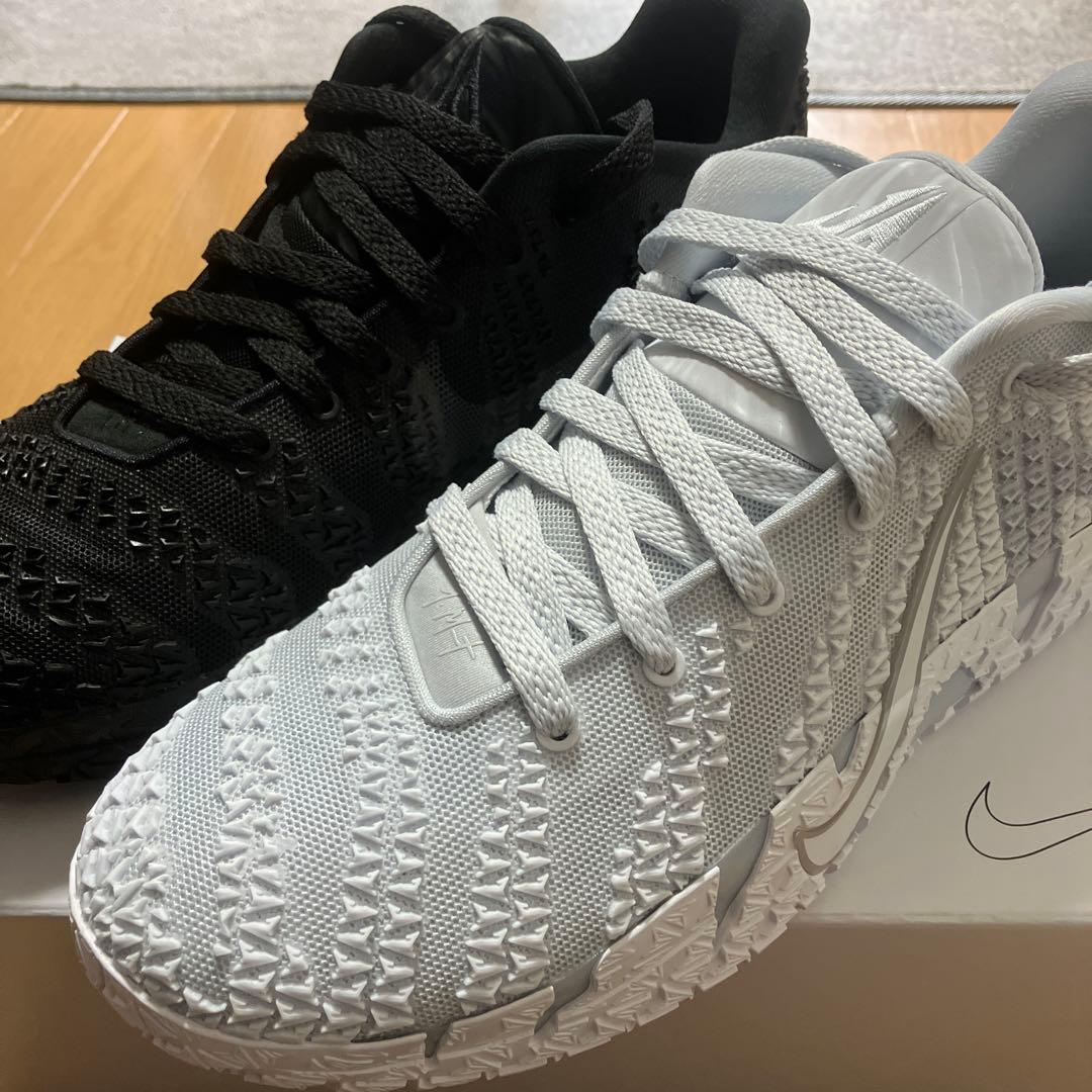 NIKE スニーカー ホワイト/ブラック　JA3 28cm