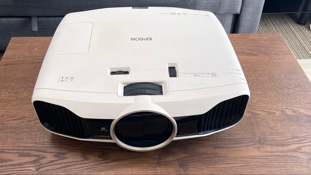 プロジェクター　EPSON EH-TW8200W 3D対応ワイヤレス