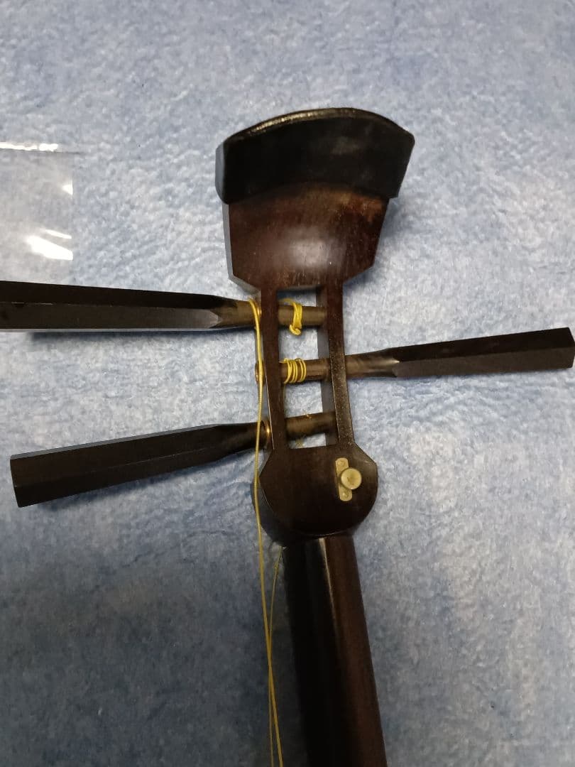 三味線本体 白とオレンジ ケース付き