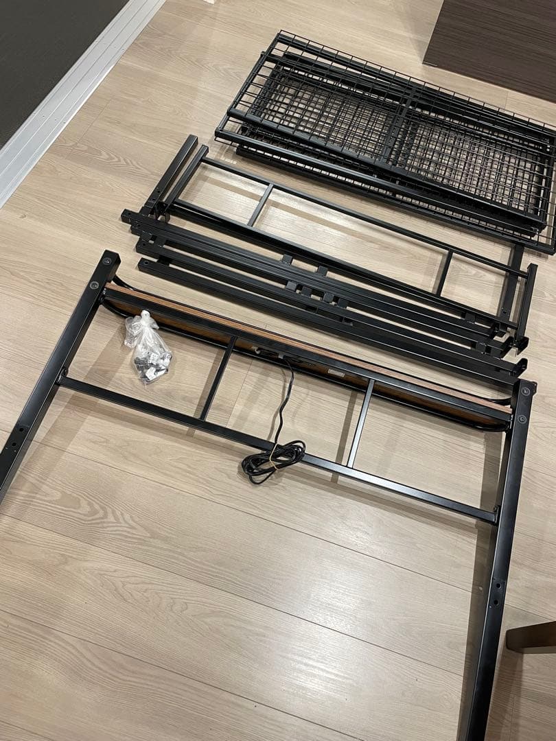 ニトリ　バジーナ F3 BKパイプベッド