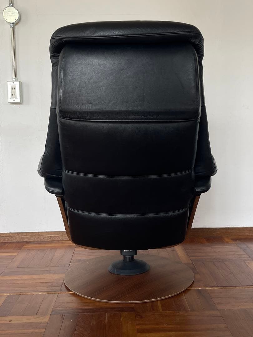 カリモク THE FIRST ザファースト リクライニング チェア ブラック