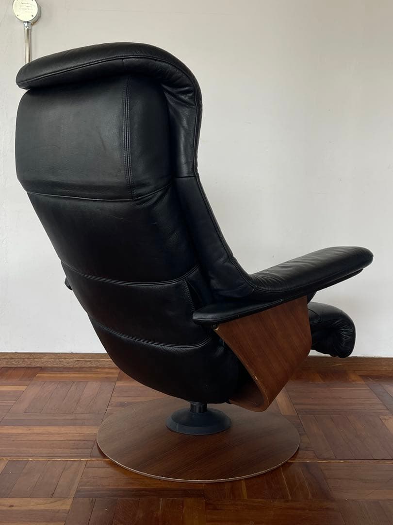 カリモク THE FIRST ザファースト リクライニング チェア ブラック