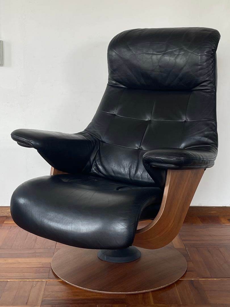 カリモク THE FIRST ザファースト リクライニング チェア ブラック