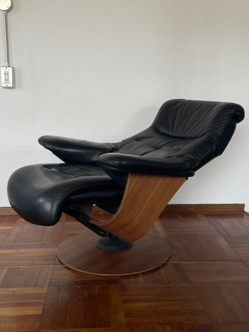 カリモク THE FIRST ザファースト リクライニング チェア ブラック