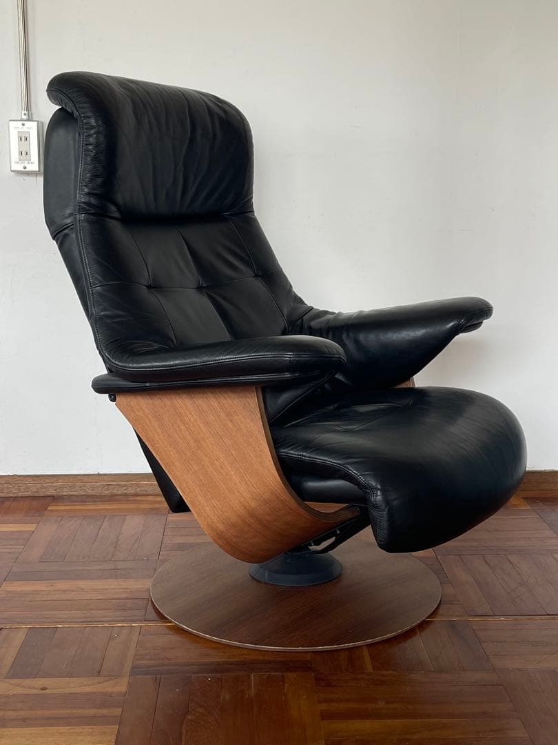 カリモク THE FIRST ザファースト リクライニング チェア ブラック