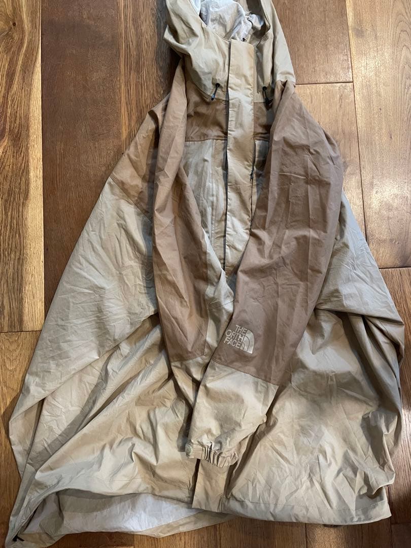 ノースフェイス　タグアンポンチョ　ベージュ　M