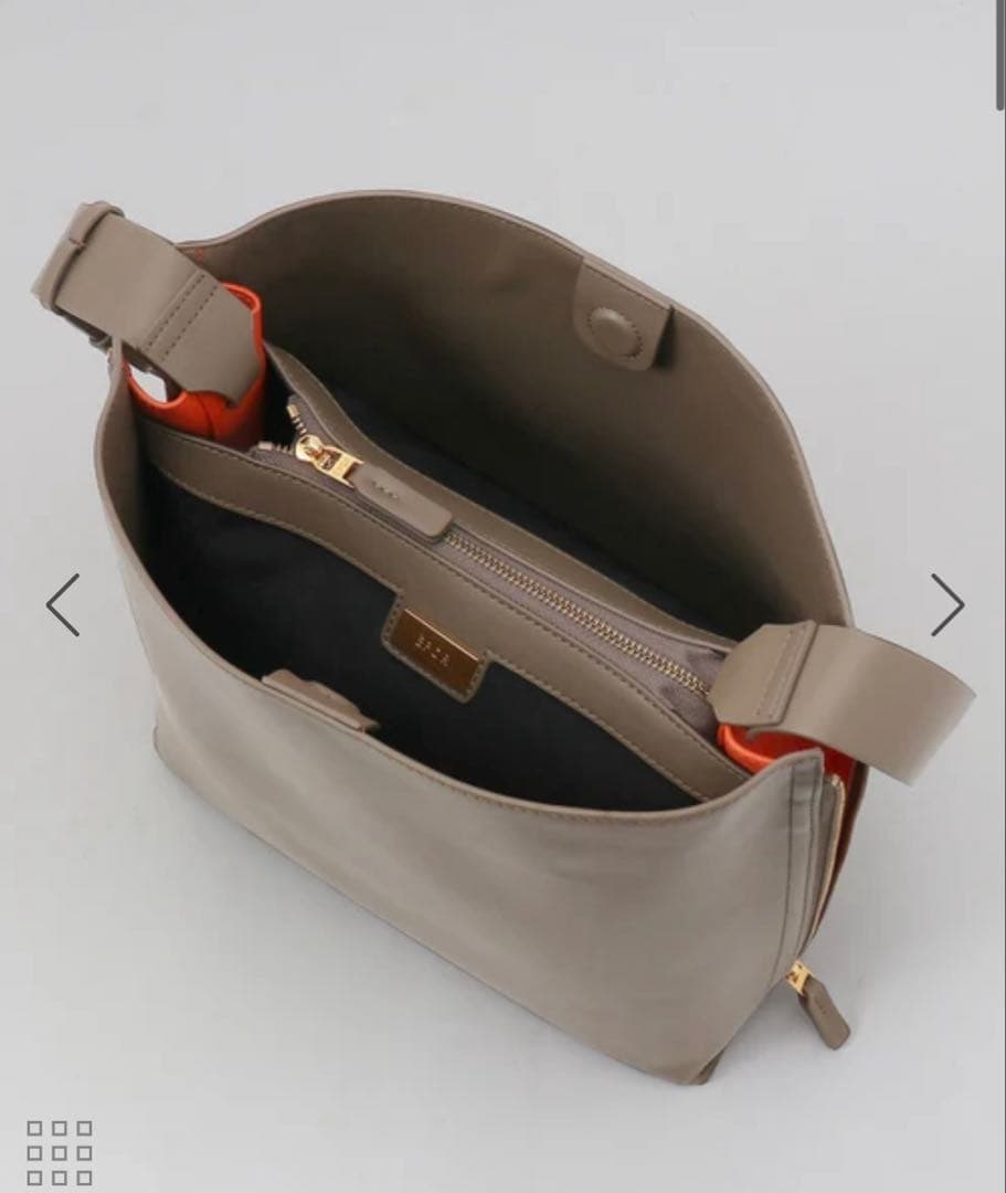 新品未使用【A4対応】【E'POR】Y BAG Shoulder Large黒