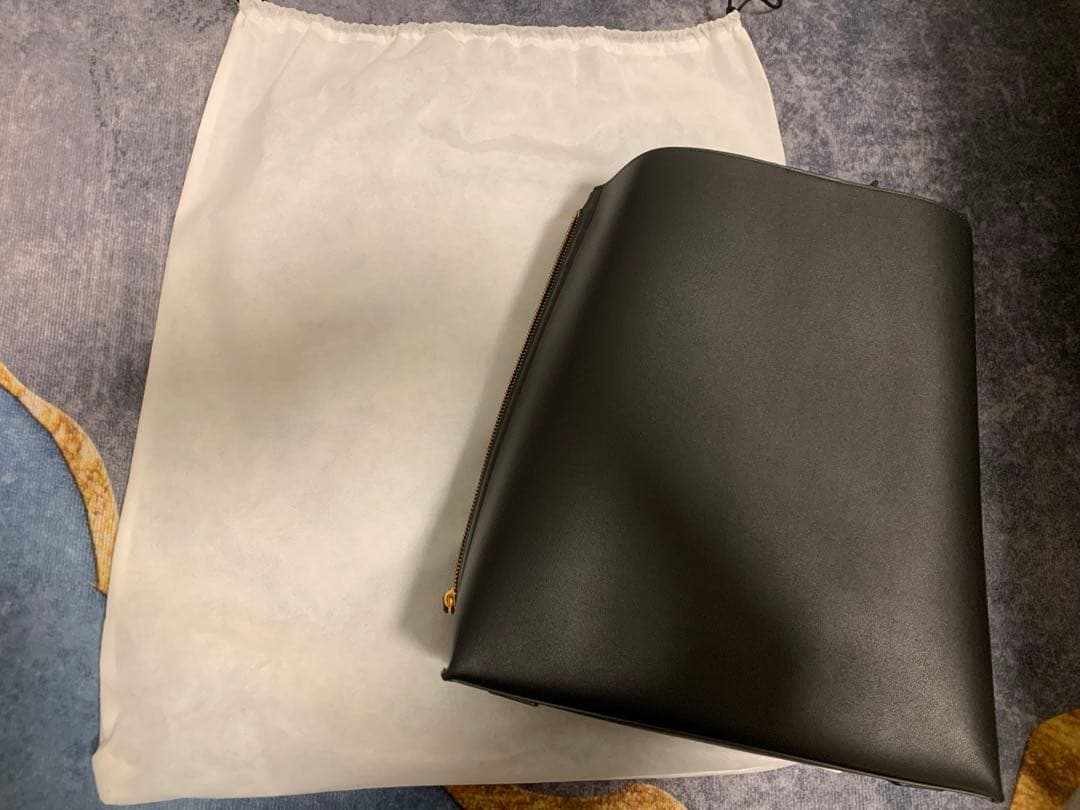 新品未使用【A4対応】【E'POR】Y BAG Shoulder Large黒