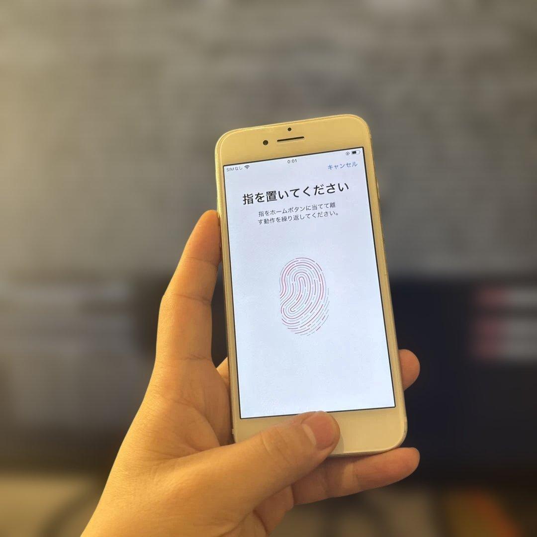Apple iPhone SE3（特別仕様 ）ホワイト TypeC