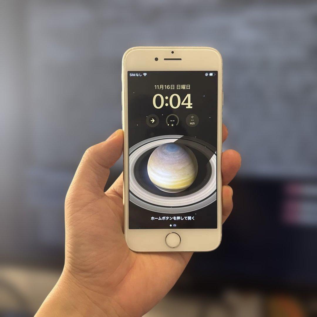 Apple iPhone SE3（特別仕様 ）ホワイト TypeC
