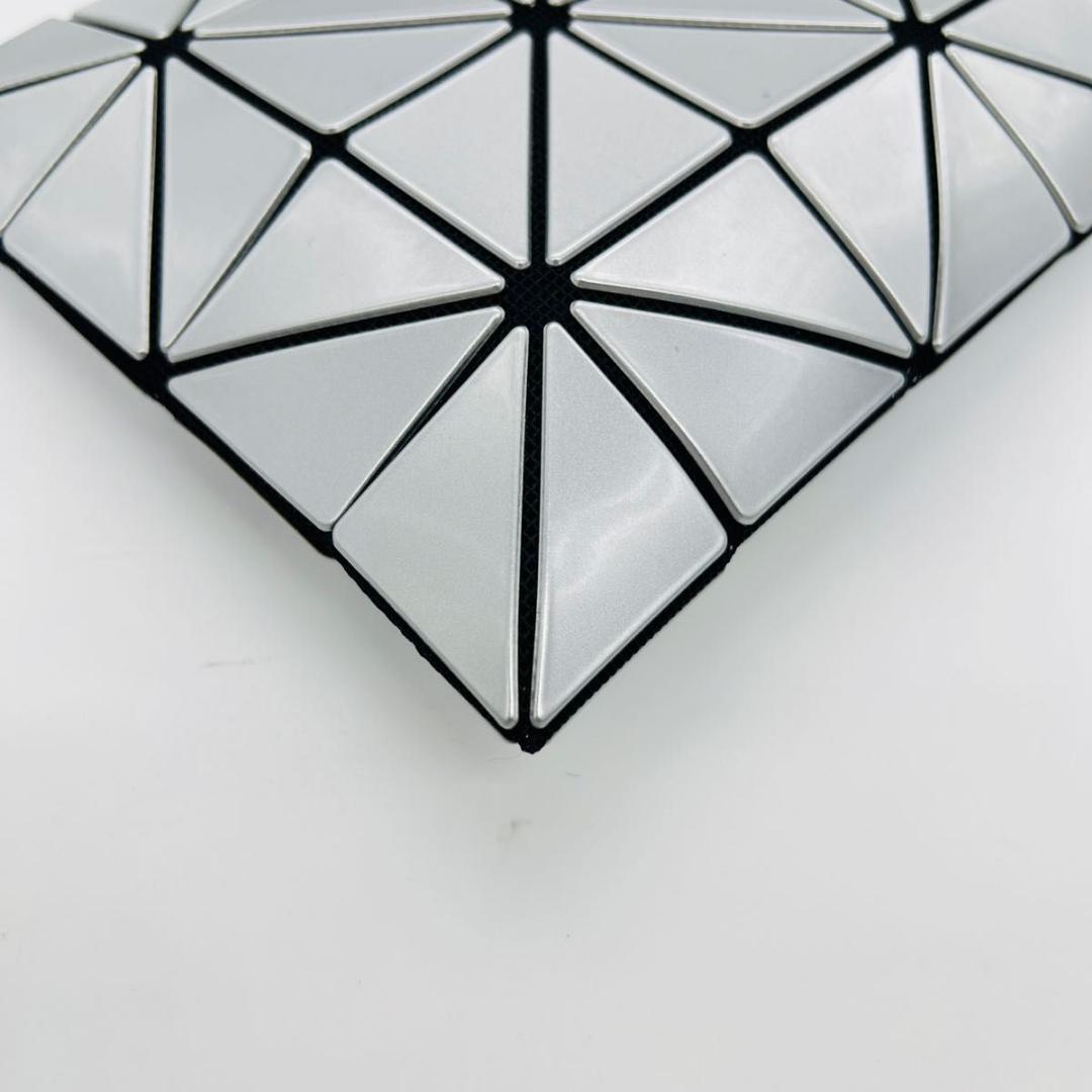 イッセイミヤケバオバオ 未使用　バオバオ クラッチ　バッグ シルバー PVC