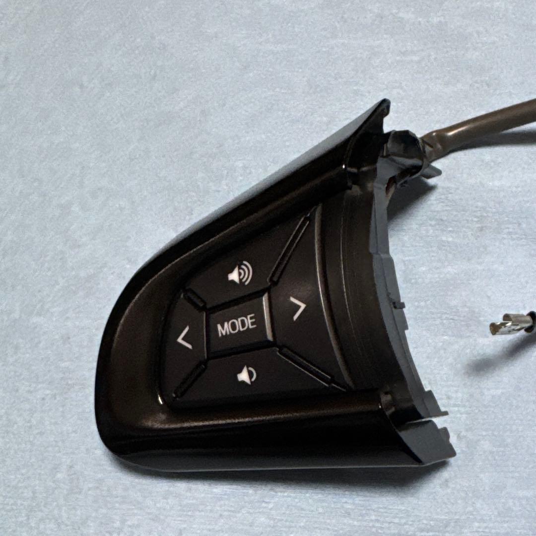 ピクシスメガ純正ステアリングスイッチ