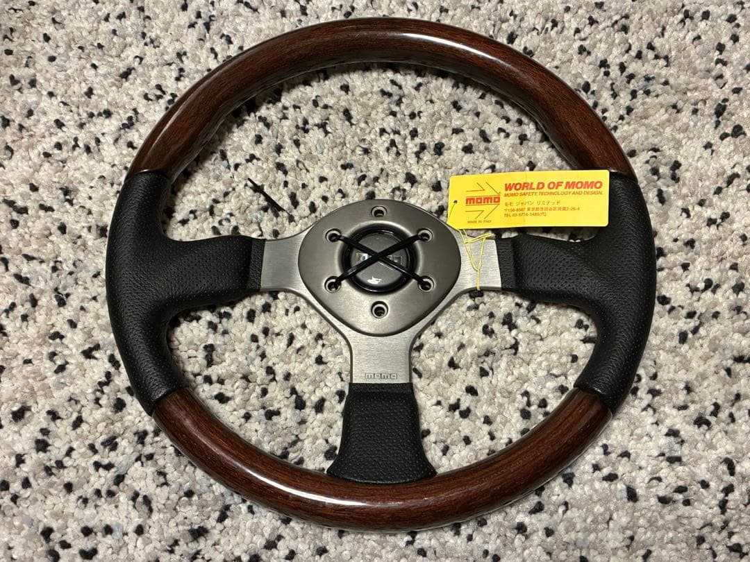MOMO ステアリング　ファイター　350mm F-31 新品未使用　廃盤　キズ