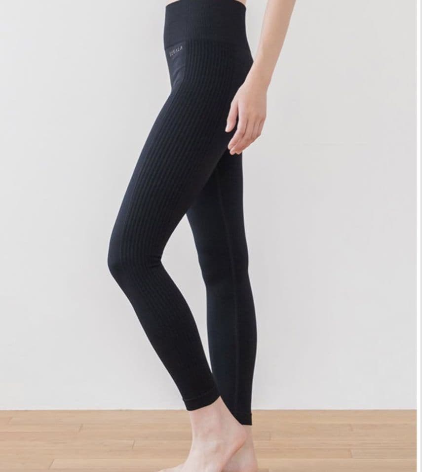 【新品・未使用】 SUKALA ワイドリブニットレギンス （L ブラック）